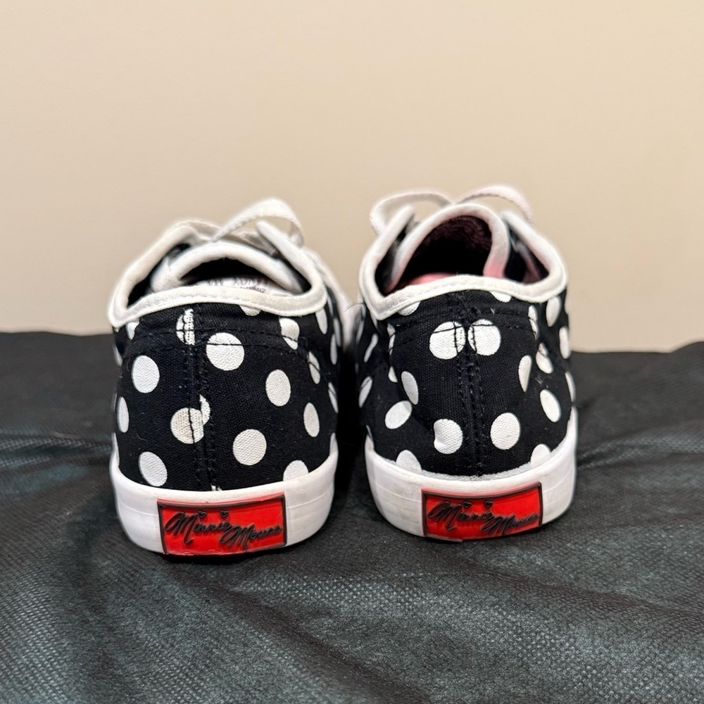 🔥Mini Mouse Polka Dot Kids Shoes with Red Bow Accent🔥 - Picture 2 of 4